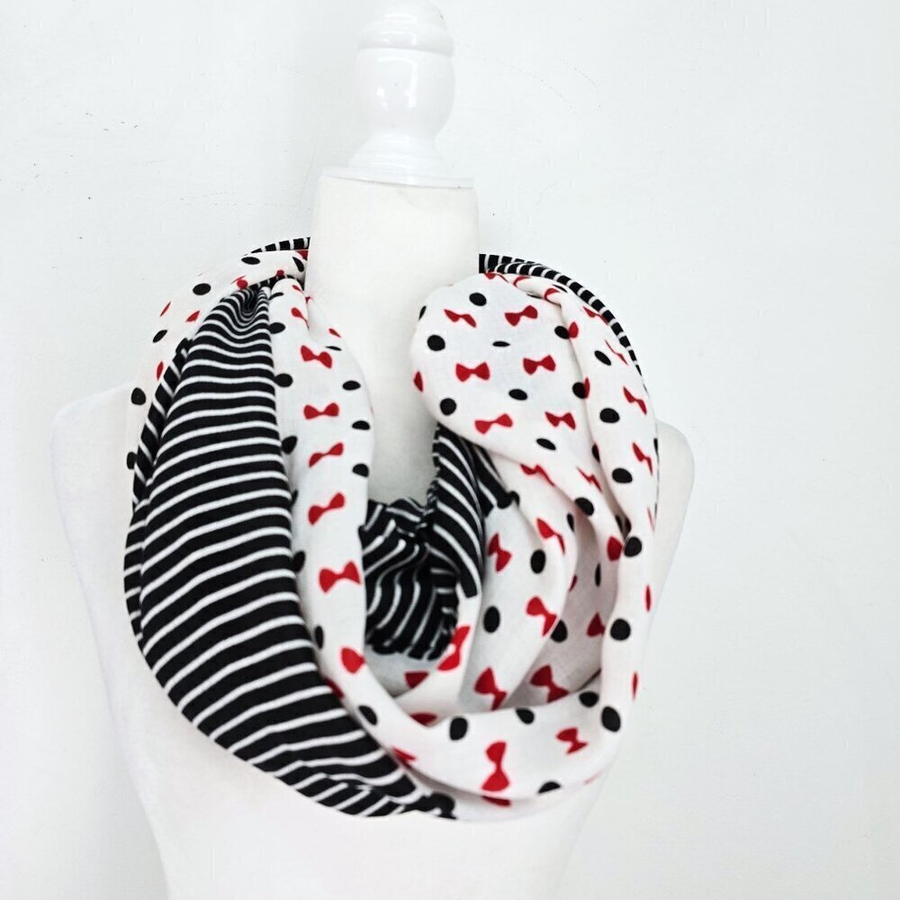 NWT Disney Parks Minnie Mouse Black White Red Infinity Scarf 31x35